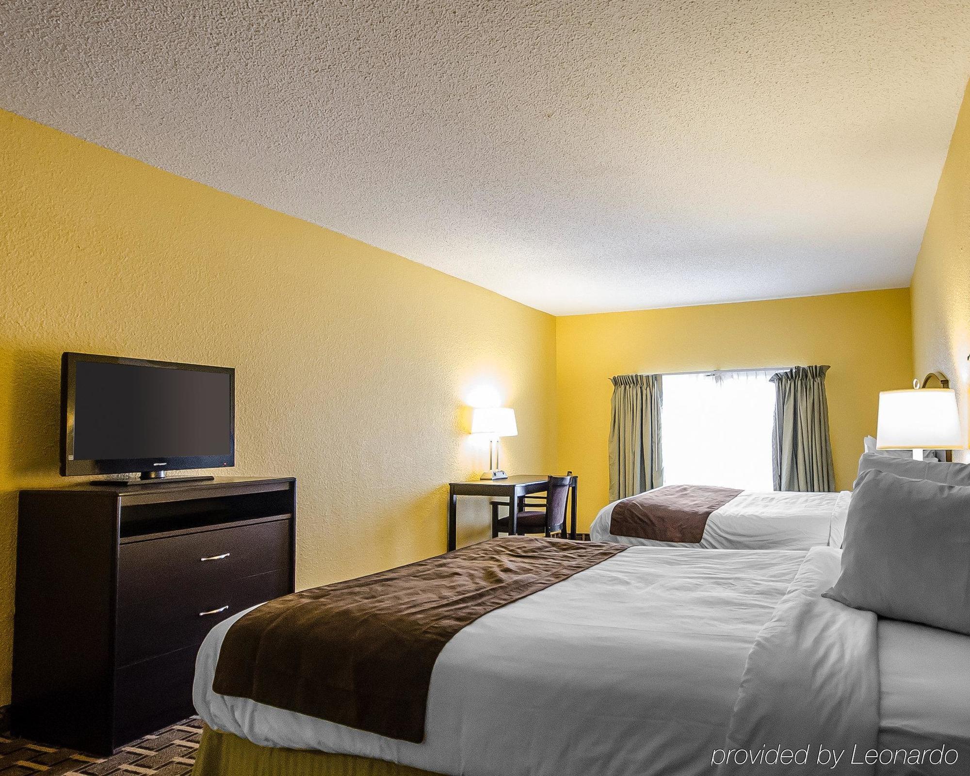 וינסנס Quality Inn מראה חיצוני תמונה