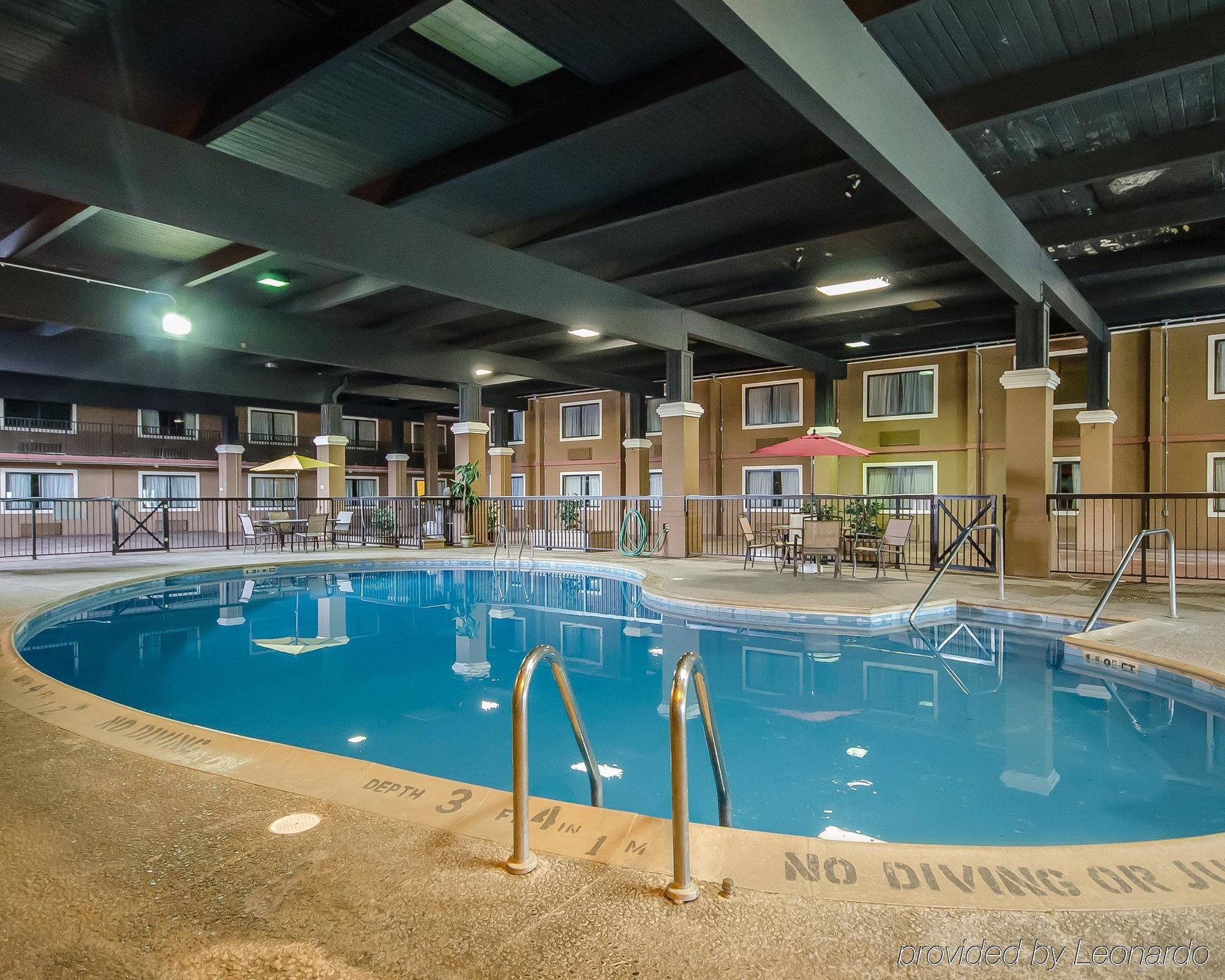 וינסנס Quality Inn מראה חיצוני תמונה