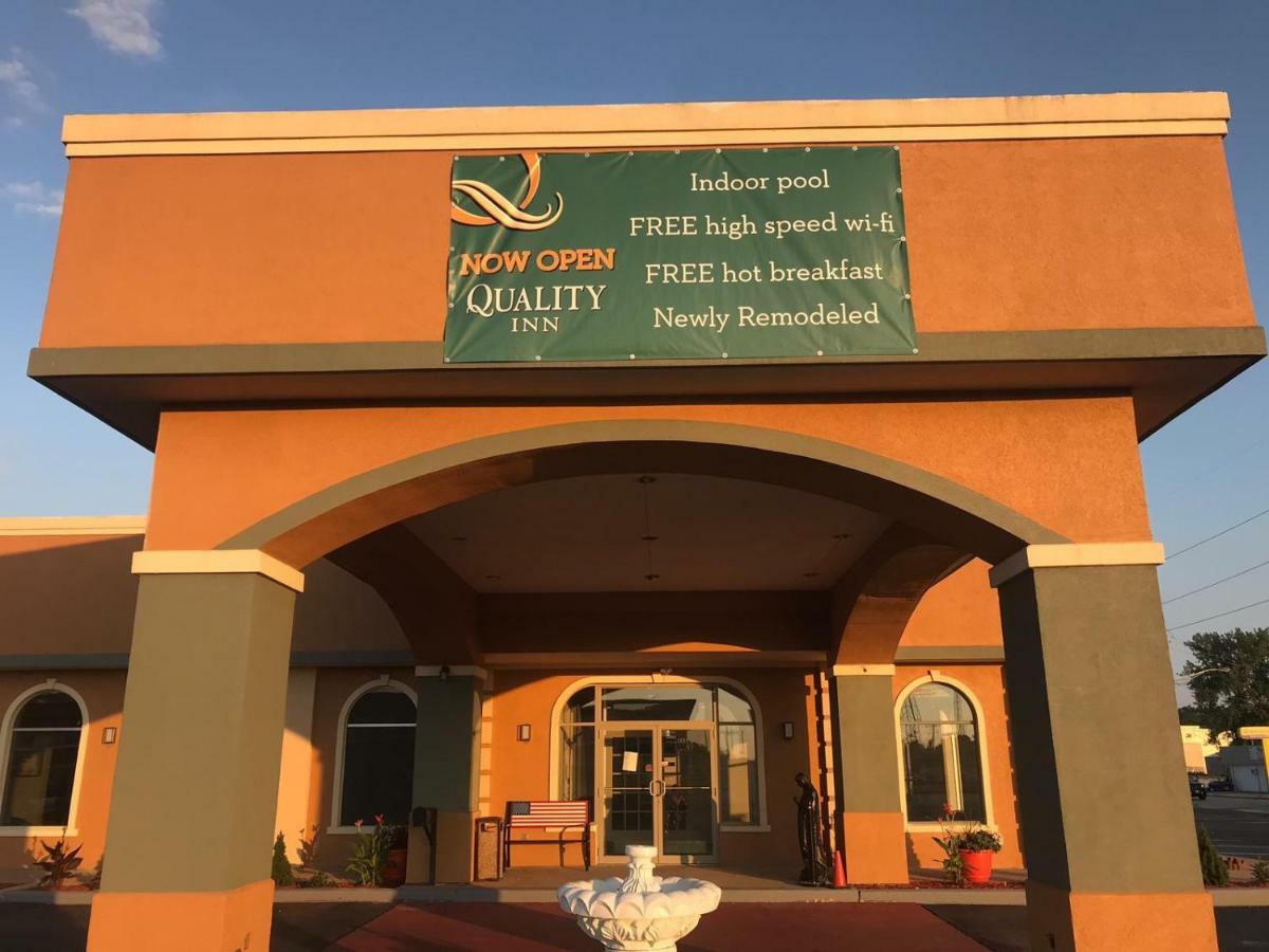 וינסנס Quality Inn מראה חיצוני תמונה